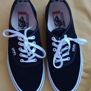 Black Vans shoes